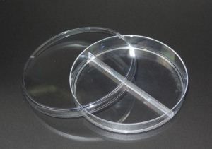 Picture of 90 x 15 mm Petri Dish, 2 Compartments, Sterile, 20/pk, 500/cs 752011