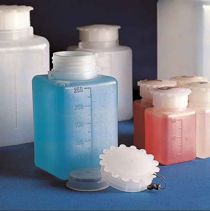 GRADUATED WIDE NECK BOTTLES PE 1 lt KAR613