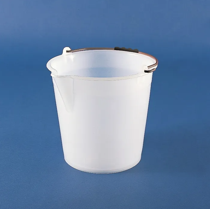 BUCKET - WITH SPOUT (LDPE) 12 lt KAR906