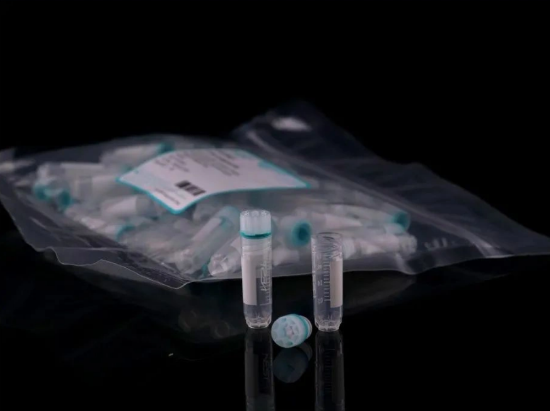 Picture of 1.8 mL Cryogenic Vial, Self-Standing, Internal Thread, Sterile, New Model, 10*10/rack, 12 racks/cs, 1200 vials/cs, 607302