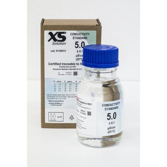 Picture of 1x280 ml XS Conductivity Standard 5 µS/cm ± 0,1 / 25°C glass bottle with N.I.S.T certificate 51100513